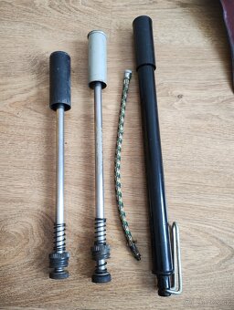 Prodám náhradní diely pro JAWA 550 pařez a jawa 555 - 7