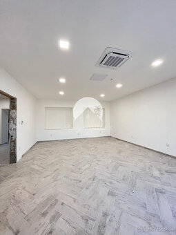 Reality KOMPLEX s.r.o. Vám ponúka na predaj budovu na BÝVAN - 7