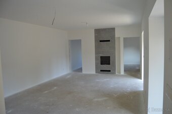 Rezervovaný Rodinný dom kompletná rekonštrukcia Veľká Dolina - 7