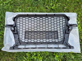AUDI Q5 8R FACELIFT predná maska / HONEYCOMB - 7