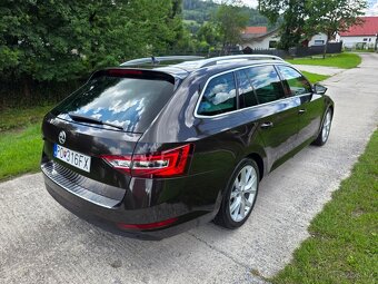 Skoda Superb Combi 2.0TDI DSG - 7