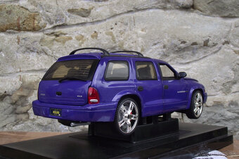 1:18 Dodge Durango - 7