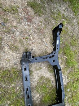 Predám predné čelo na BMW e30 - 7
