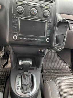 Volkswagen Touran 2.0 TDI, 77 kW, r.v. 2006, automat – Žilin - 7