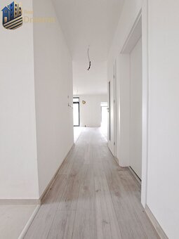 Priestranné novostavby 4-izbových rodinných domov v meste Ša - 7