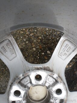 Predam orig r15 alu disky na audi a1 5x100 - 7