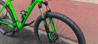 Predám horský bicykel CUBE Attention 29",kolesá 29" - 7