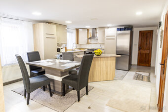 Na PREDAJ 5i RD v obci Milhosť - 7