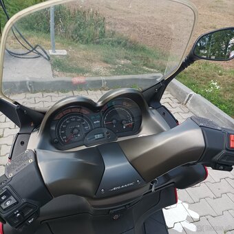Maxi scooter Aprilia Atlantic 125 - 7