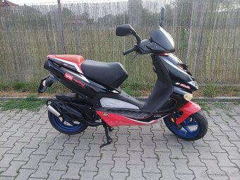 Aprilia SR 50 - 7