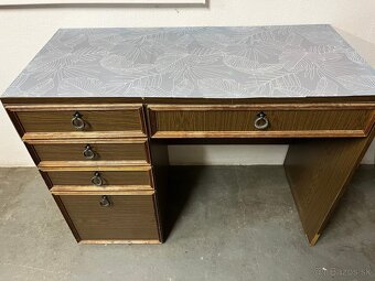 Šijací stroj Veritas so stolíkom - 7