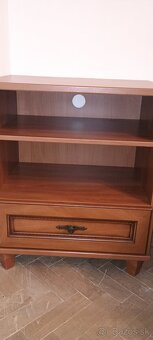 Skrinka pod televizor - 7