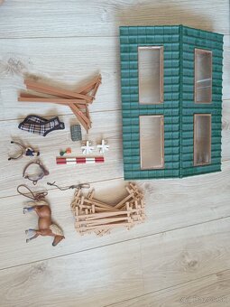 Schleich - Jazdecký areál s koňom - 7