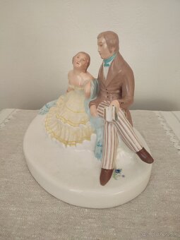 Bechyně keramická porcelánová soška pár 30 cm
- 7