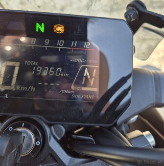 Honda CB125R - 7