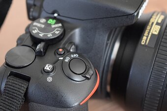 Nikon D5600 - wifi BT - dotyk. displej AF VR objektiv 18-105 - 7