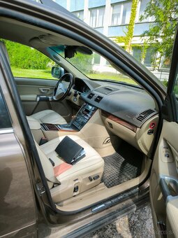 Predám Volvo XC90 EXECUTIVE - 7
