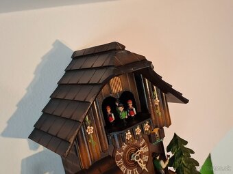 Predám funkčné Schwarzwaldské kukučkové hodiny s pohybom mly - 7