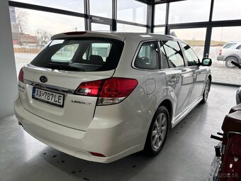 Subaru Legacy Wagon 2.0 i VA CVT 172000km 2010 - 7