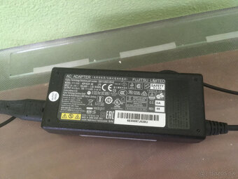 Predám Fujitsu Lifebook E 544 series - 7