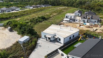 Na predaj generačné riešenie v blízkosti Hlohovca - 7