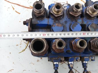 Hydraulický rozvádzač na mechanickú ruku - 7