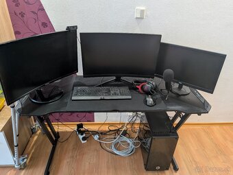 Kompletná herná zostava – PC + 3 monitory + príslušenstvo - 7