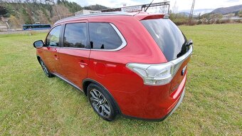 MITSUBISHI OUTLANDER 2.2 DI-D AUTOMAT 7-miestne - 7