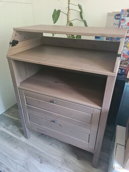 Prebalovaci pult s postielkou a matracom Sundvik Ikea - 7