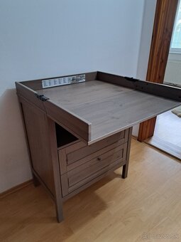 IKEA SUNDVIK PREBAĽOVACÍ STÔL/ KOMODA - 7