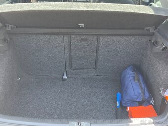 VW Golf 5 1,4i 59kW - 7
