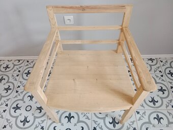 Staré křeslo, židle po renovaci - 7