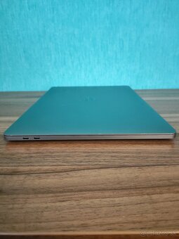 Apple MacBook Pro 15 2017 – i7 / 16GB / 256GB - 7