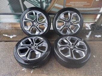 225/40 R19 letne pneu 4ks - 7