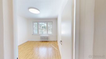 Veľký 3 izb.byt s lodžiou a šatníkom ZLATÝ POTOK - 7
