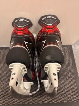 BRUSLE CCM JETSPEED FT460, vel. 47/11 D - 7