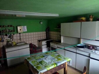 Predaj, rodinný dom s veľkým pozemkom vhodný na podnikanie - 7