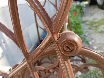 Predám stojan na starý šijací stroj - 7