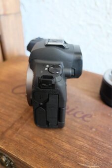 ✅ Canon EOS R - 7