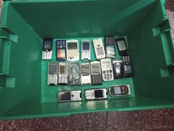 Predám zbierku mobilov viac ako 500ks - 7