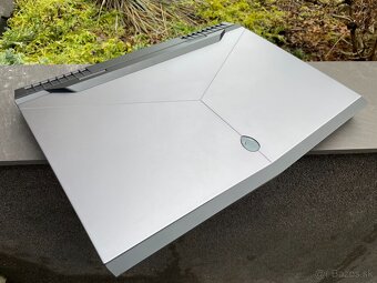 herný Dell Alienware 17 - i7-7820HK, GeForce GTX 1080 8GB - 7