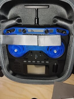Predám Rádiový ovládač Boxer - 7