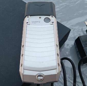 Krásný Luxusní VERTU ASCENT X Rarita, Original INVESTICE - 7