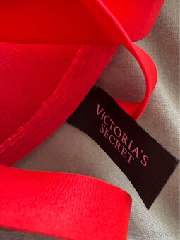 Victoria's Secret Bombshell push-up podprsenka - 7