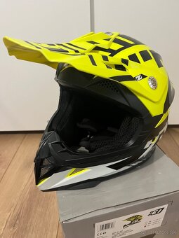 Predám detskú motokrosovú / BMX prilbu MOTOZEM ZED X1.9D - 7