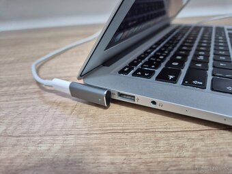 MacBook Air (13-inch, 2017) /Intel Core i5/8GB RAM/128GB SSD - 7