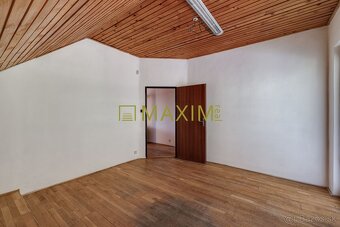Rodinný dom v krásnom prostredí - na skok k Železnej studnič - 7