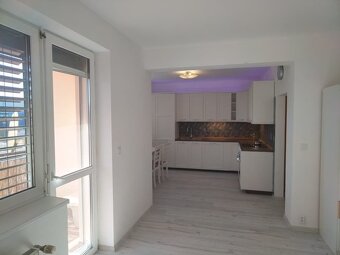 Krásny 2.izbový byt 74 m2 po rekonštrukcii - 7