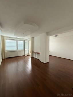 Dvojpodlažný dom vhodný na sídlo firmy, Staré Mesto - 7