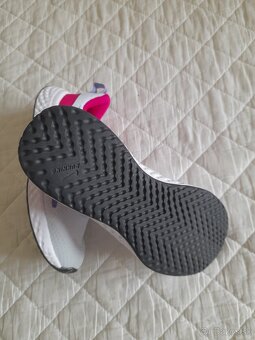 Tenisky, hálovky a šľapky - 7